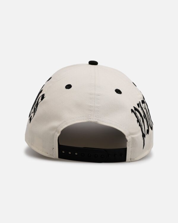 New Era Pittsburgh Pirates 'Gothic Script Two Tone' 9FORTY A-Frame Snapback Chrome/Black - Image 2