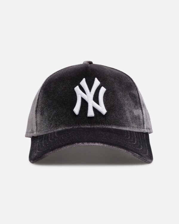 New Era New York Yankees 'Velvet Dreams 2.0' 9FORTY A-Frame Snapback Grey
