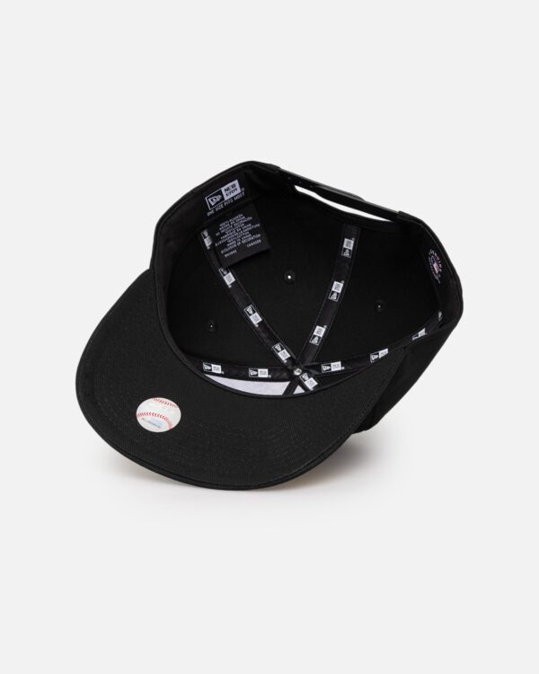 New Era New York Yankees 'Military Patch' Pre-Curved Golfer Snapback Black - Image 7