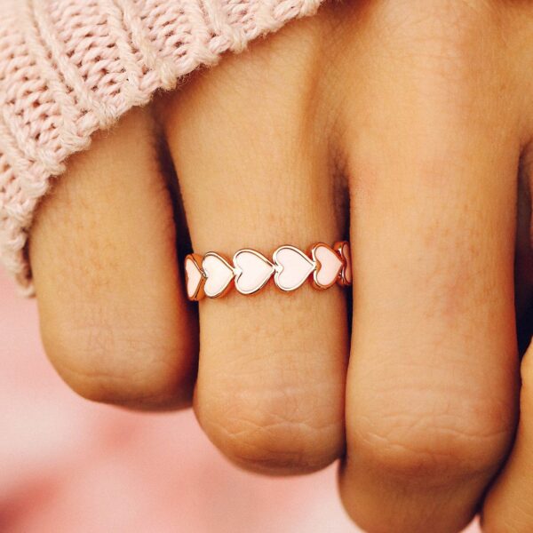 Love Hearts Band Ring - Image 8