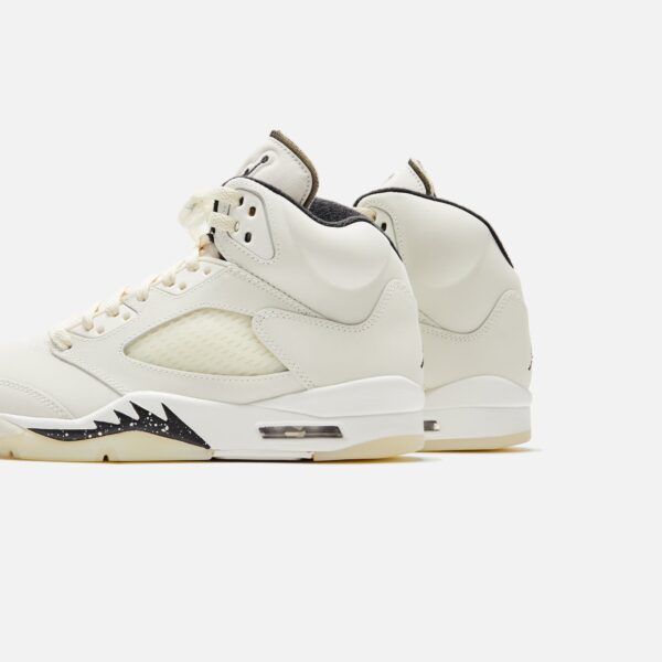 Jordan Air Jordan 5 SE - Sail / Black-Light Orewood Brown / Coconut Milk - Image 3